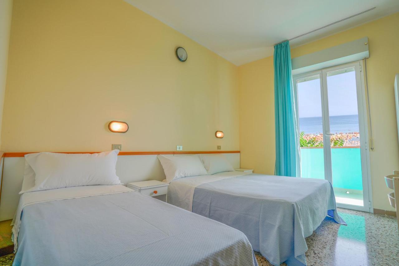 Hotel Mondial Rimini Eksteriør bilde