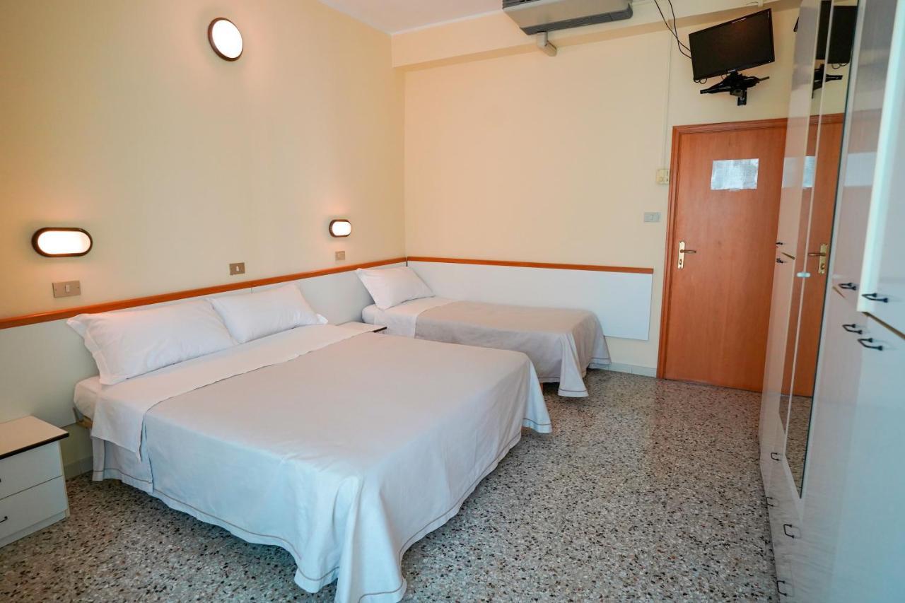 Hotel Mondial Rimini Eksteriør bilde