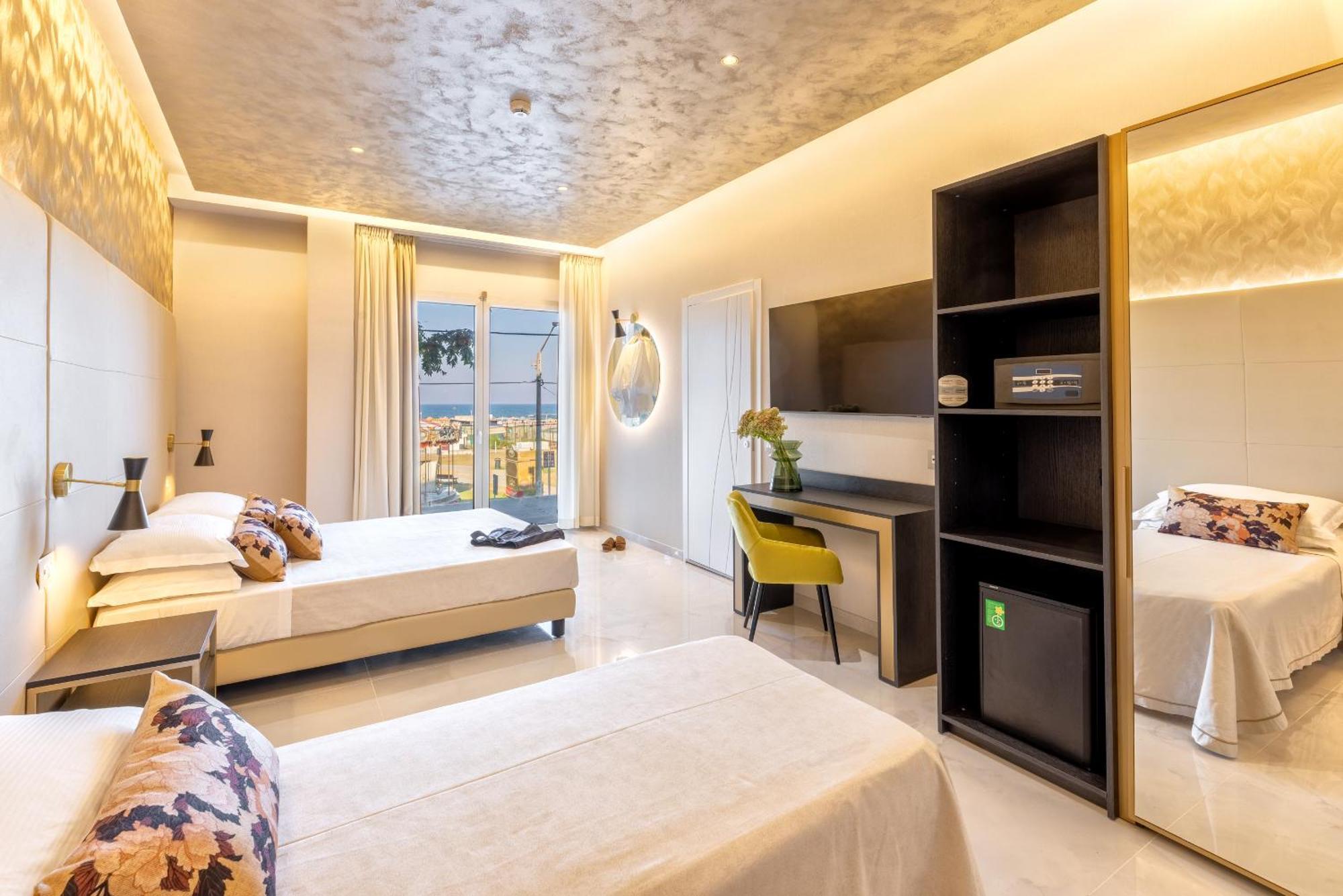 Hotel Mondial Rimini Eksteriør bilde