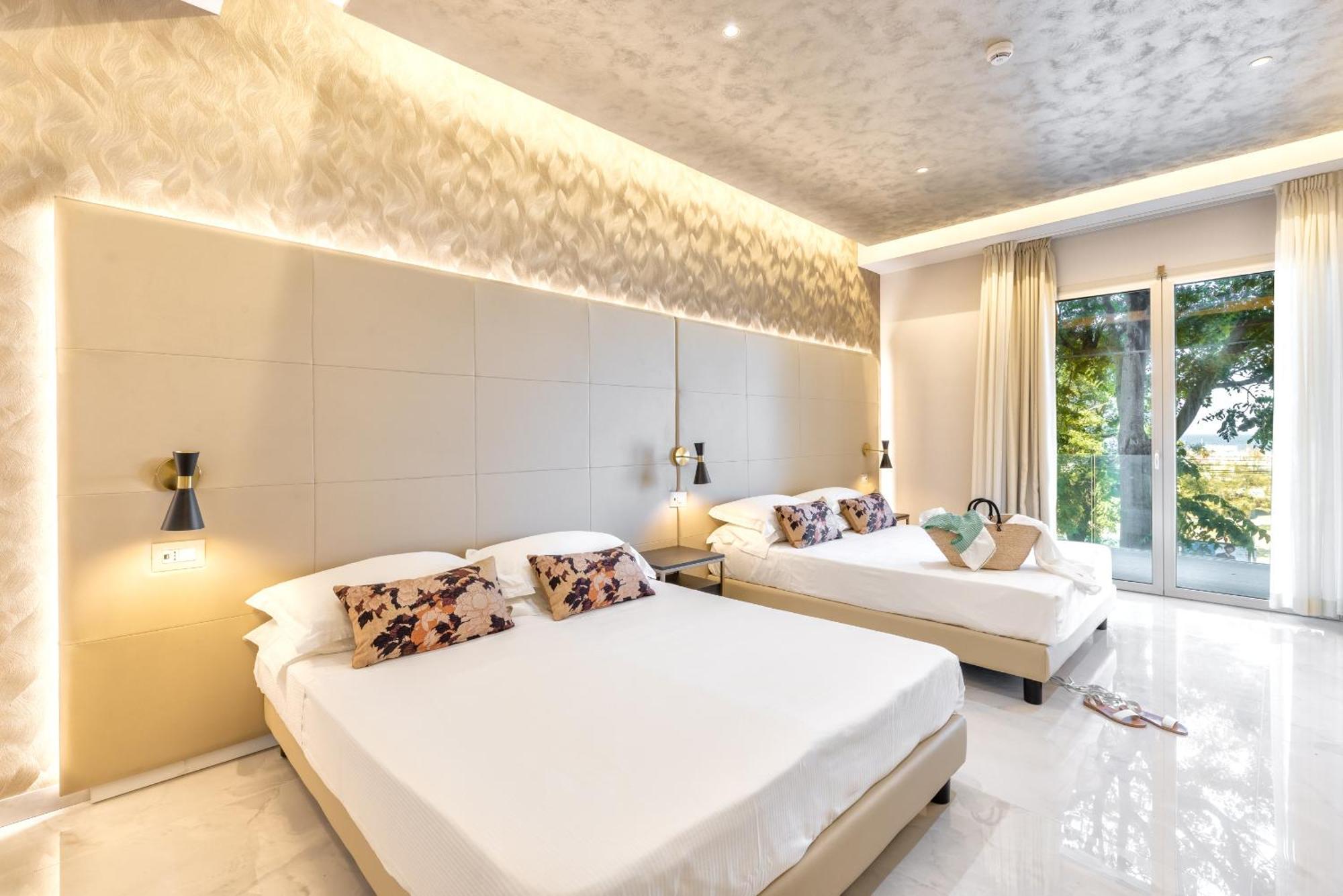 Hotel Mondial Rimini Eksteriør bilde