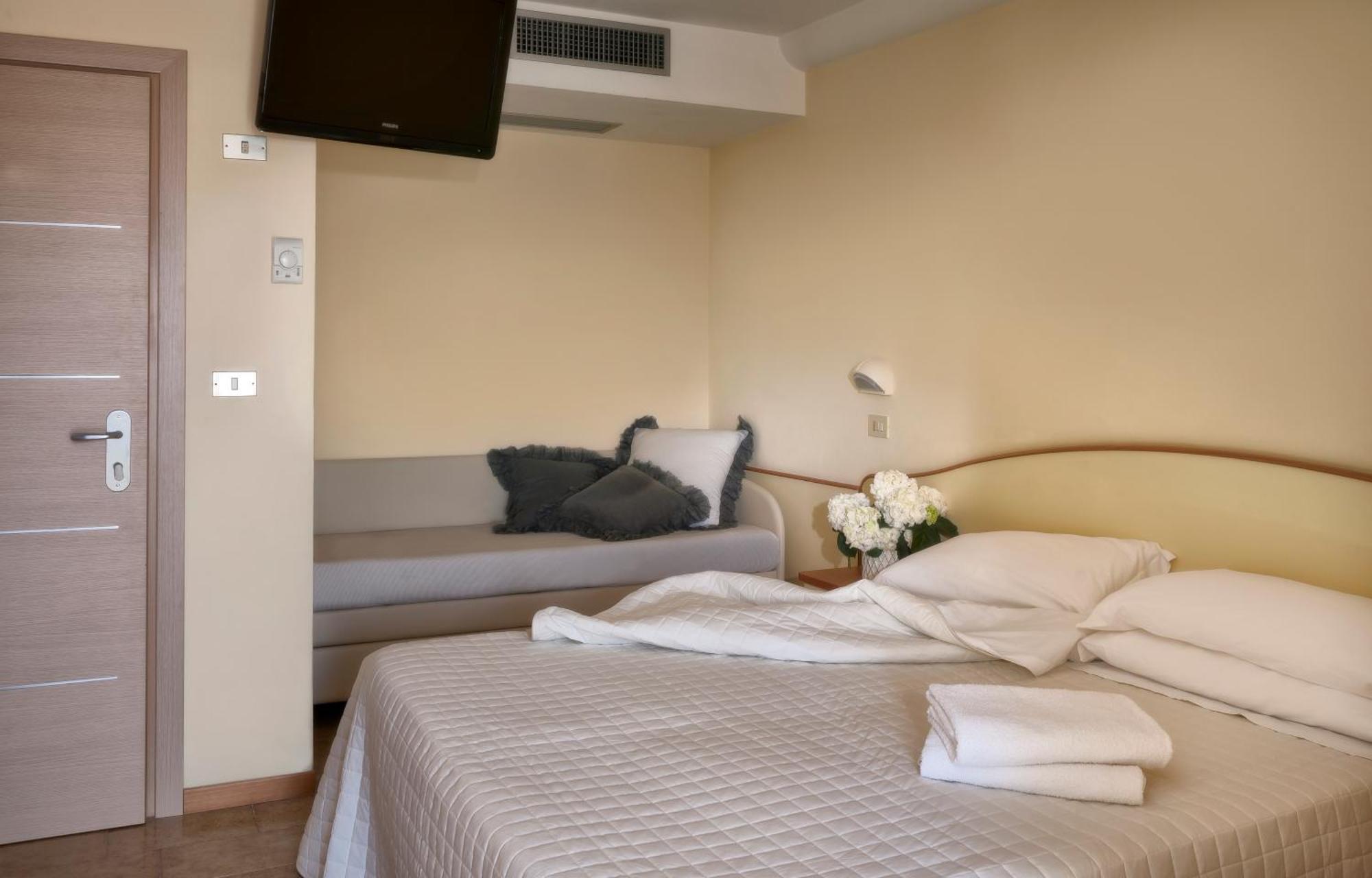 Hotel Mondial Rimini Eksteriør bilde