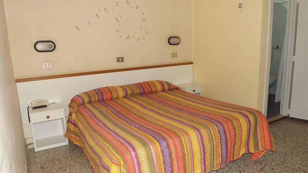 Hotel Mondial Rimini Eksteriør bilde
